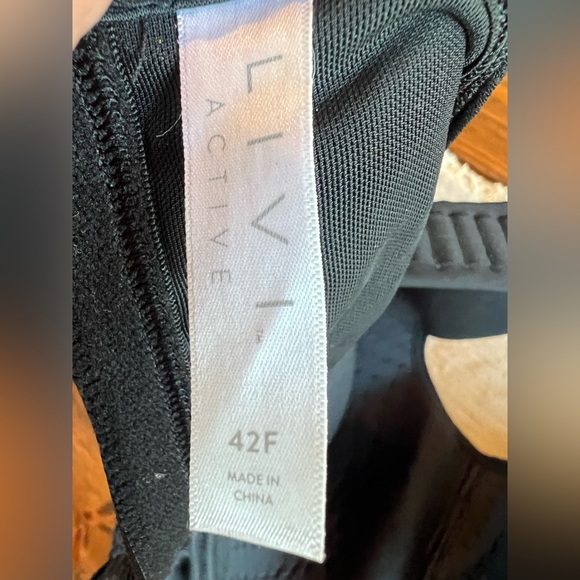 LIVI Active Black Women's sports bra, size 42F, EUC, full-figured, activewear - Picture 3 of 6